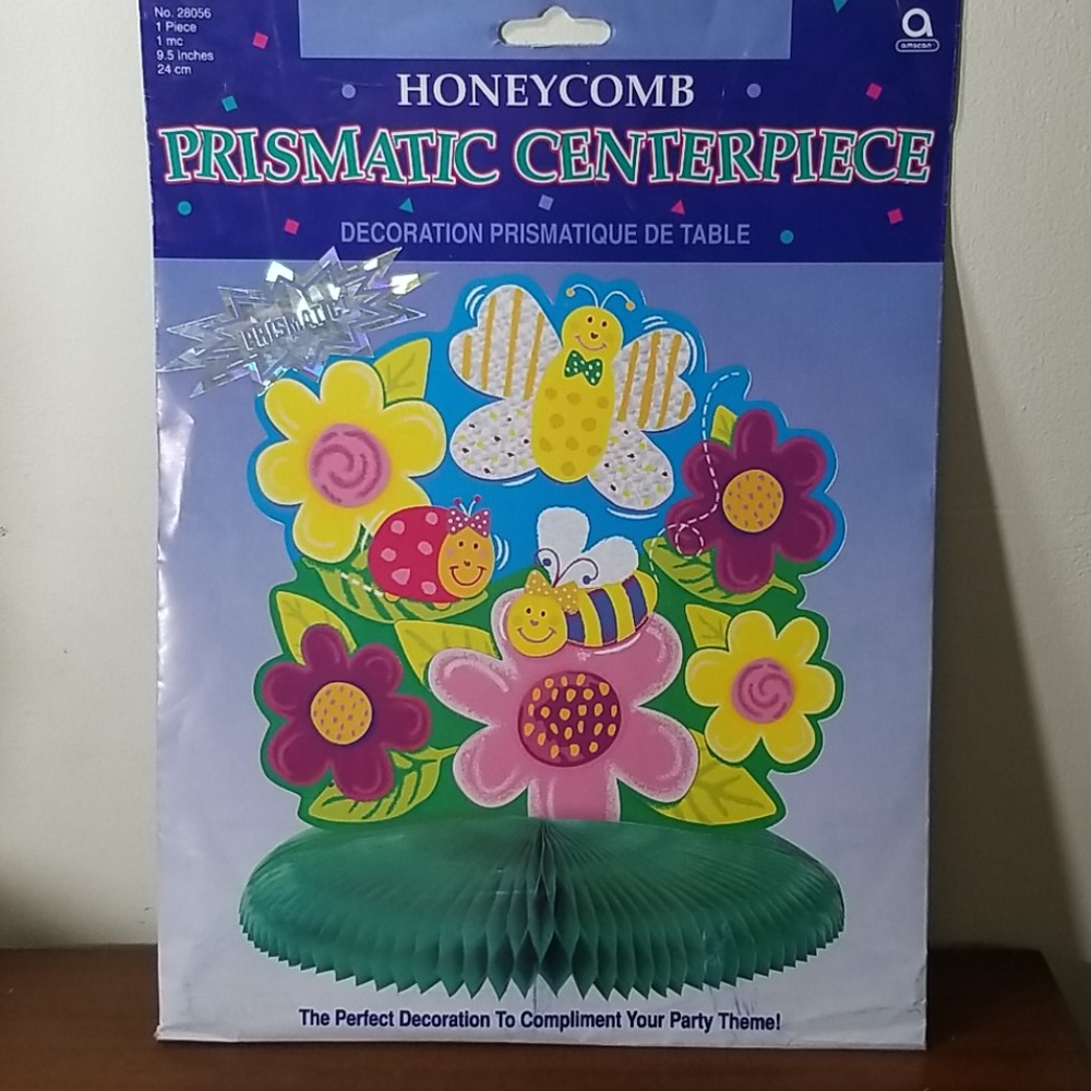 🦋4 / $10🦋 NEW Bees & Butterflies Prismatic Honeycomb Tabletop Decoration